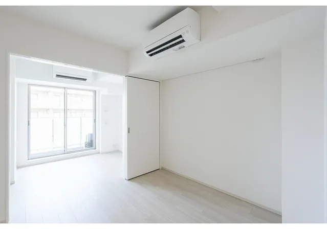 Comforia Higashiueno - Interior - ["Window", "Building", "Fixture"]