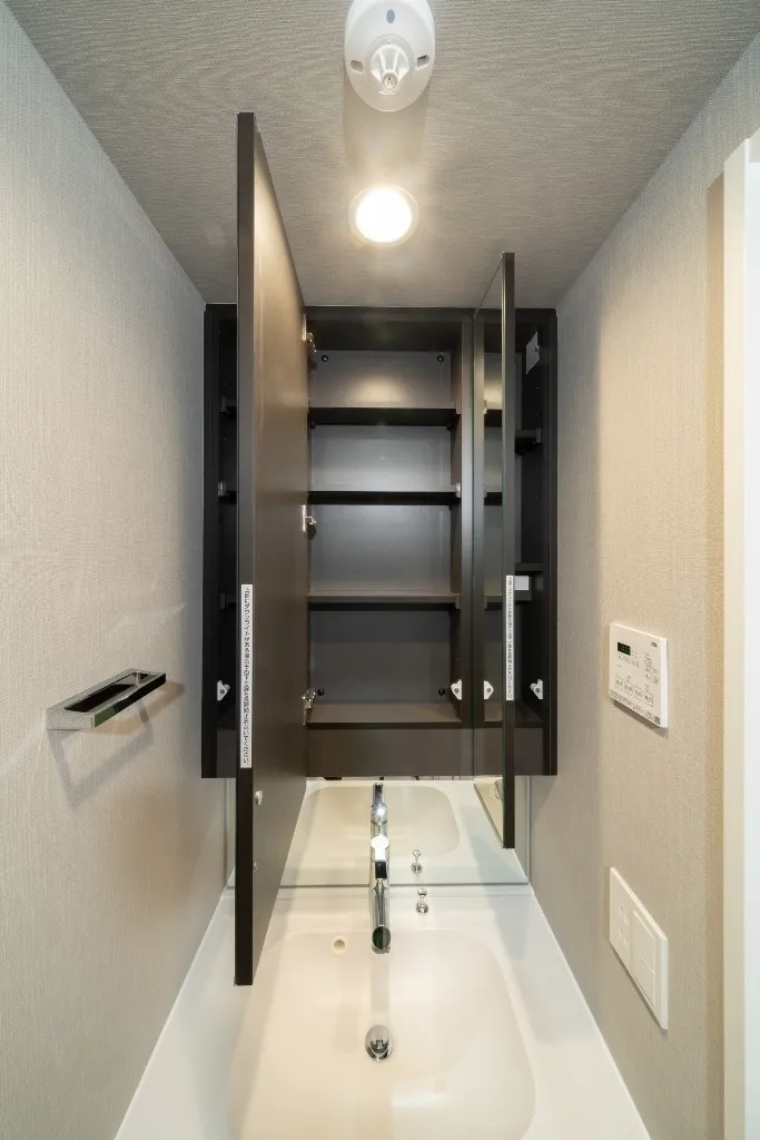 Wilterrace Morishita 4-Chome - Interior - ["Interior design", "Flooring", "Glass"]