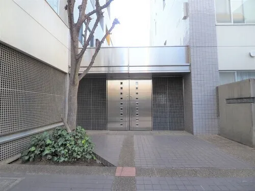 Grand Maison Meguro Minami - Exterior - ["Composite material", "Concrete", "Glass"]