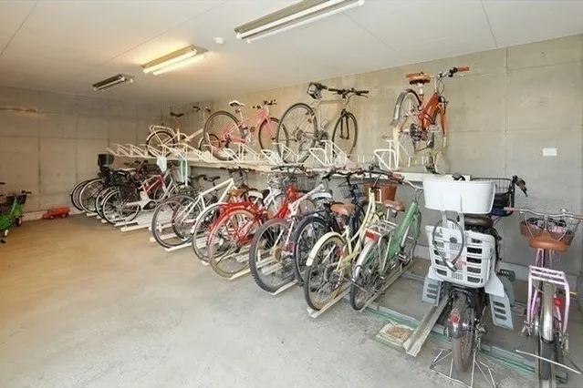 BPR Residence Mita Isaragozaka - Other - ["Bicycle", "Bicycle wheel", "Bicycle frame"]
