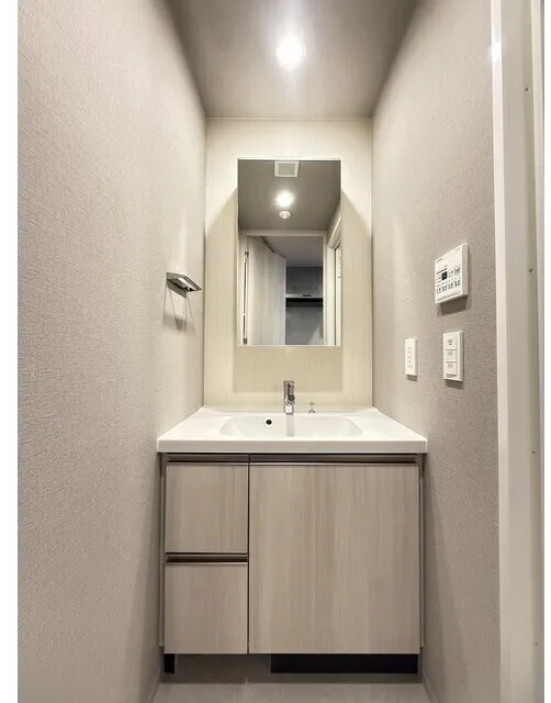 Wellis Urban Sumiyoshi West - Interior - ["Flooring", "Floor", "Plumbing fixture"]