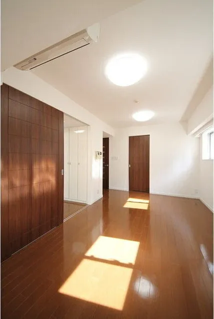 Grand Suite Ginza Resty Monarch - Interior - ["Building", "Wood", "Fixture"]