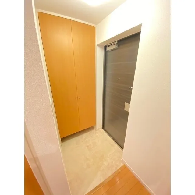 Ebisu Mukaiyama Sky Heights - Interior - ["Fixture", "Wood", "Door"]