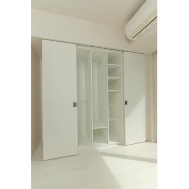 Park Axis Akasakamitsuke - Interior - ["Door", "Fixture", "Wood"]