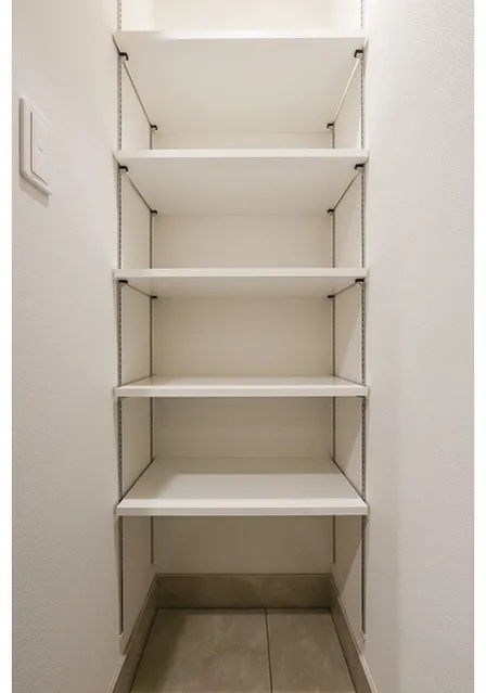 Comforia Liv Nagafukucho - Interior - ["Shelving", "Flooring", "Floor"]