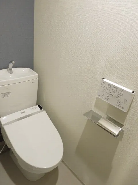 Live Casa Ueno - Interior - ["Flooring", "Floor", "Plumbing fixture"]