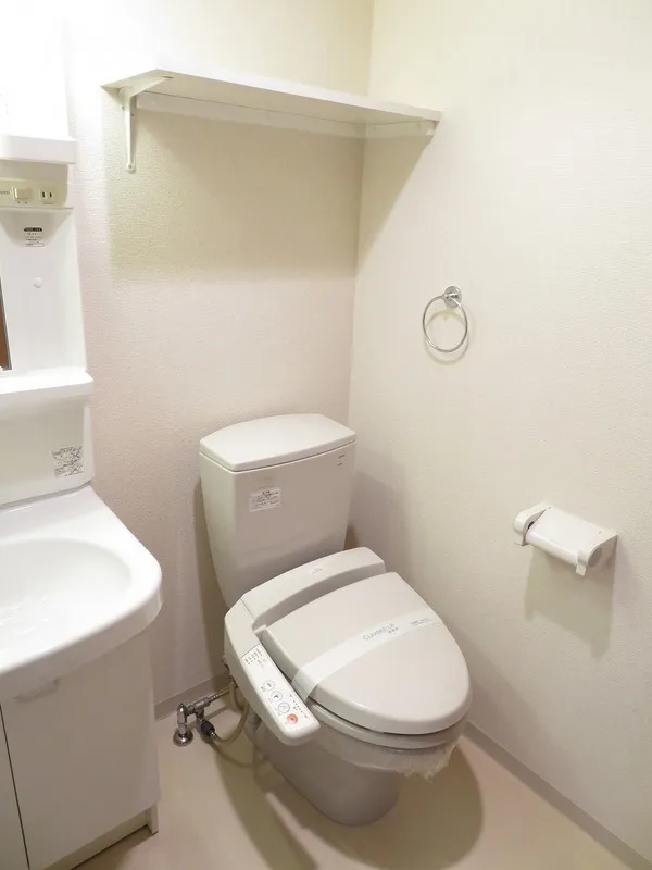 HF Monzen-Nakacho Residence - Interior - ["Toilet seat", "Plumbing fixture", "Toilet"]