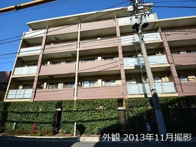Maison Calm Nishi-Shinjuku - Exterior - ["Apartment", "Overhead power line", "Condominium"]