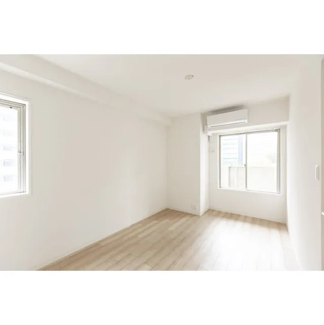 Blance SHIBAURA - Interior - ["Window", "Fixture", "Building"]