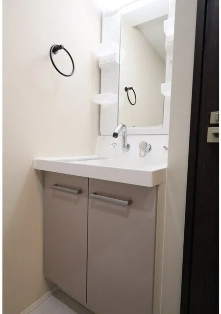 Crescer Nishikoyama - Interior - ["Bathroom Sink", "Plumbing fixture", "Sink"]
