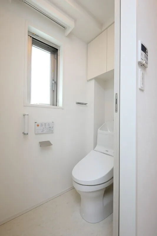 Lugente Valu Ueno - Interior - ["Flooring", "Floor", "Plumbing fixture"]