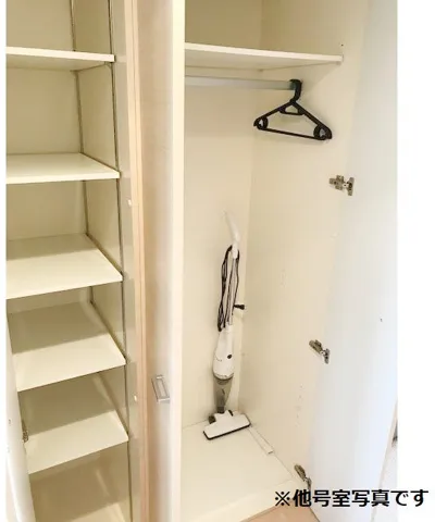 Prestyle Kikugawa - Interior - ["Shelving", "Household hardware", "Hardwood"]