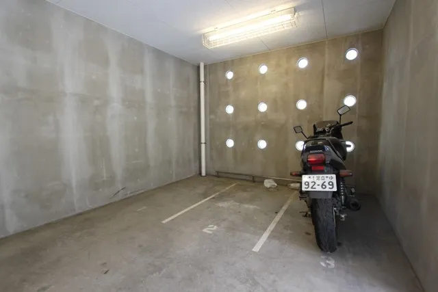 Luxury Apartment Minowa - Exterior - ["Motorcycle", "Automotive tire", "Property"]