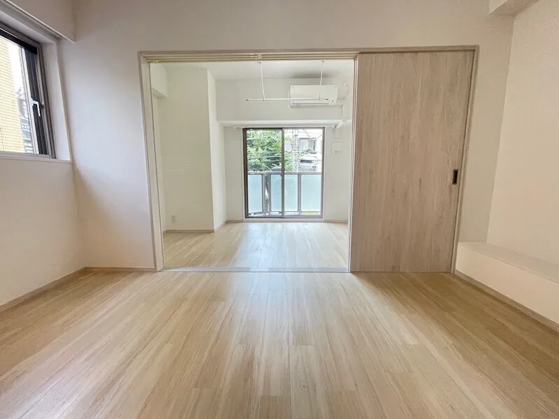 Residia Ueno Okachimachi - Interior - ["Flooring", "Wood flooring", "Wood"]