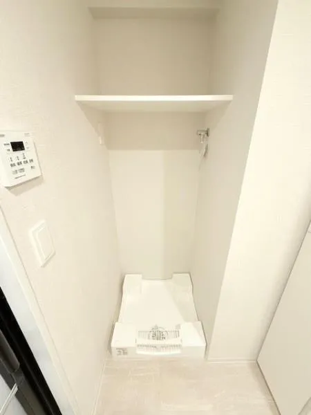 Geoent Komagome - Interior - ["Flooring", "Floor", "Grey"]