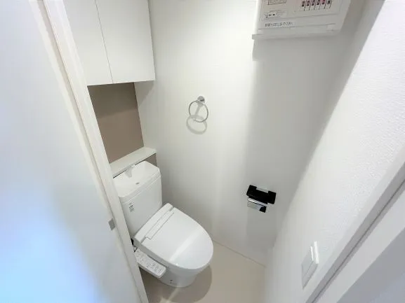 Serenite Fran Shin-Osaka - Interior - ["Plumbing fixture", "Toilet seat", "Toilet"]