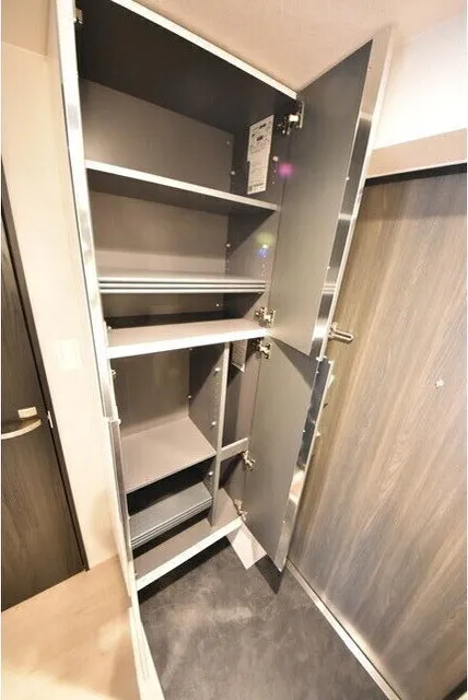 Memora Ikebukuro - Interior - ["Silver", "Cabinetry", "Cupboard"]