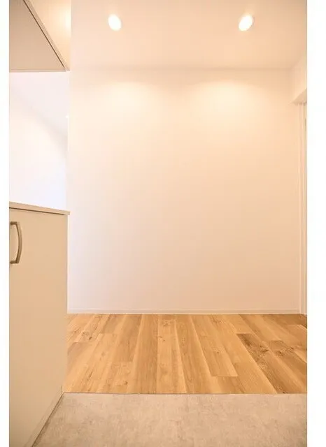 False Class Takadanobaba - Interior - ["Flooring", "Wood flooring", "Wood"]