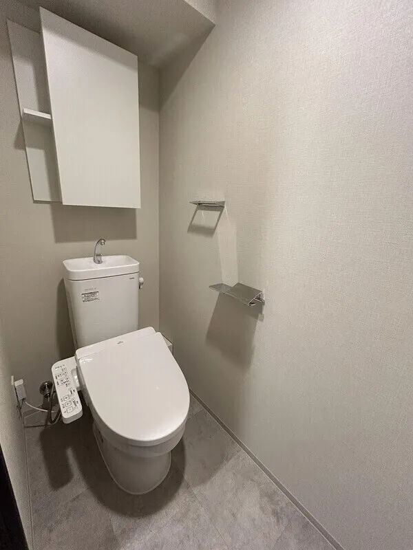 Blanchiesta Kiba - Interior - ["Toilet seat", "Flooring", "Plumbing fixture"]