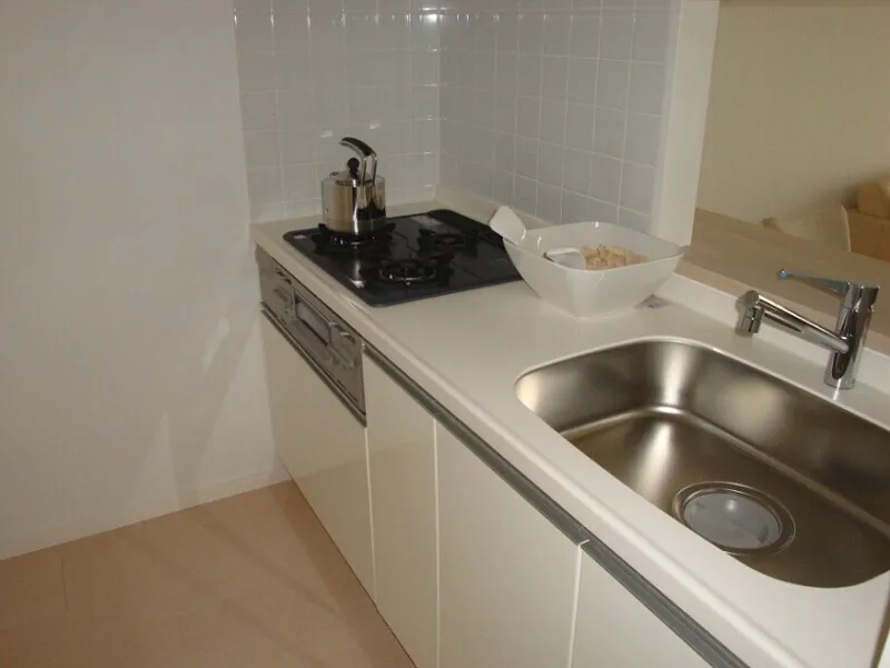 RESIDIA Kinshicho II - Interior - ["Kitchen Sink", "Plumbing fixture", "Flooring"]