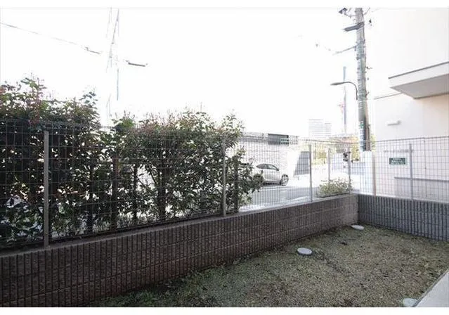 Aperto Nishi Shinjuku - Interior - ["Mesh", "Composite material", "Fence"]
