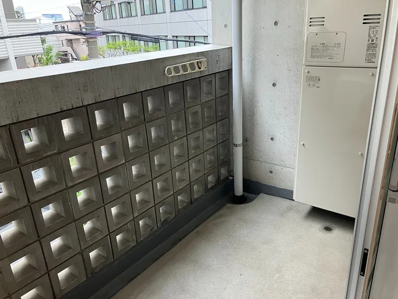 Latiera Yutenji - Interior - ["Building", "Grille", "Gas"]