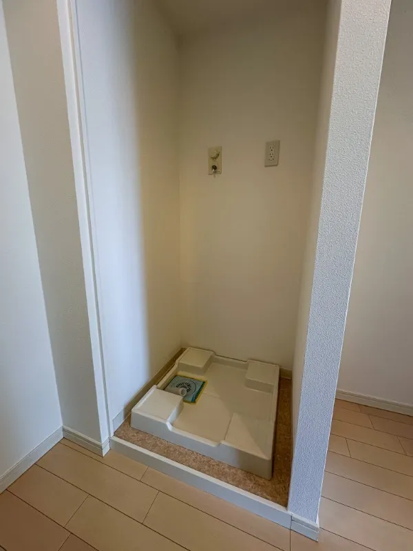 RESIDIA Tower Meguro Fudomae - Interior - ["Flooring", "Floor", "Tile Flooring"]