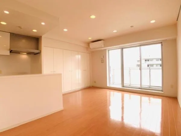 Brillia Ist Sangenjaya Blossom Terrace - Interior - ["Floor", "Flooring", "Wood flooring"]