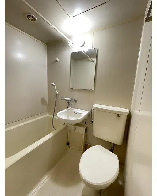 ARK HOUSE - Interior - ["Plumbing fixture", "Bathroom", "Bathroom Sink"]