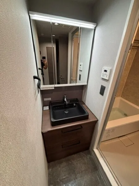 EXAM AKASAKA - Interior - ["Floor", "Flooring", "Plumbing fixture"]