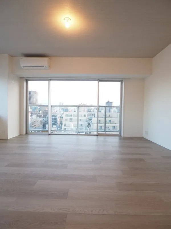 Residia Tower Kamiikebukuro (Tower Building) - Interior - ["Flooring", "Floor", "Wood flooring"]
