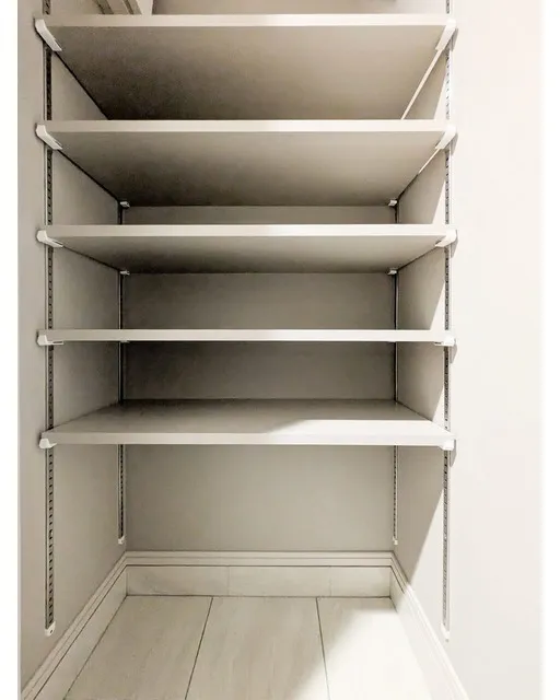 Baus Flats Kuramae - Interior - ["Shelving", "Shelf", "Wood stain"]