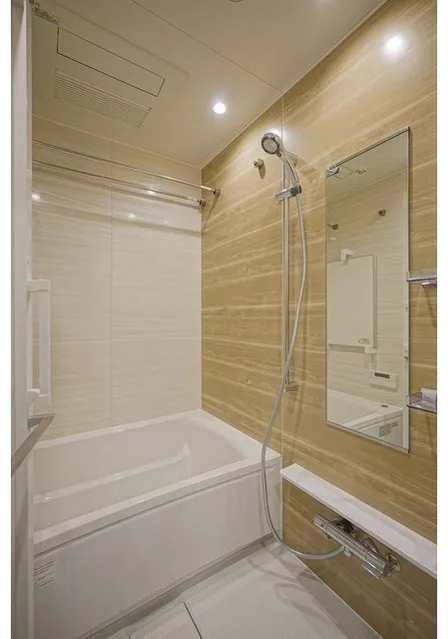 Due Fuchu I - Interior - ["Flooring", "Plumbing fixture", "Bathroom"]