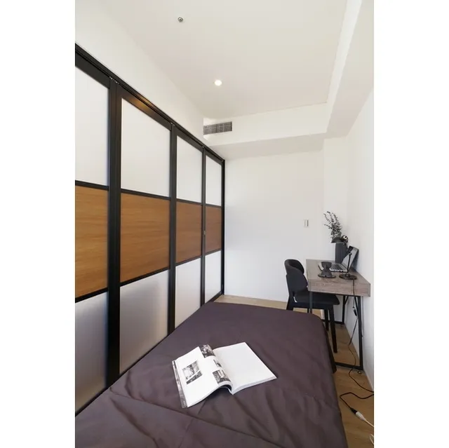 Frontier Residence The Tower Shinagawa - Interior - ["Furniture", "Table", "Property"]