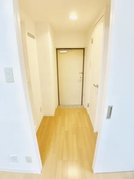La Flats - Interior - ["Property", "Floor", "Room"]