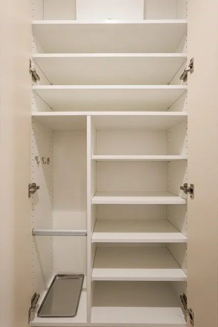 Comforia Liv Bunkyo Gokokuji - Interior - ["Shelving", "Cupboard", "Shelf"]