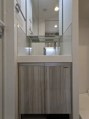 Asyl Court Higashioi - Interior - ["Interior design", "Flooring", "Ceiling"]