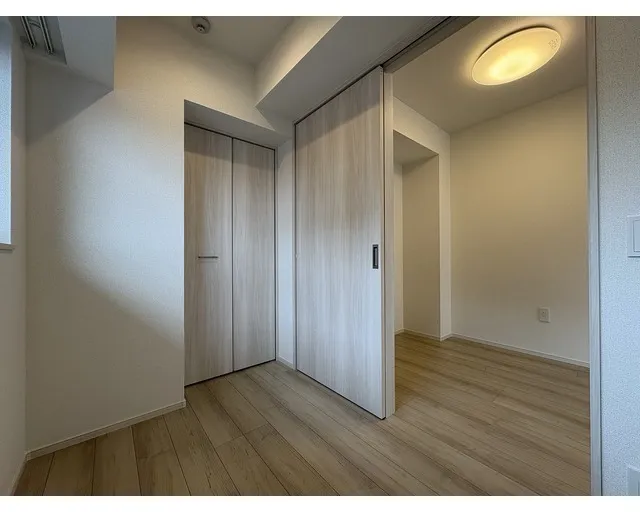 Due Oku - Interior - ["Flooring", "Wood", "Floor"]