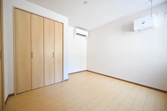 CENTRAL GARDEN RESIDENCE TOKYO - Interior - ["Flooring", "Floor", "Wood"]