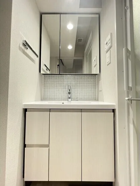 Season Flats Omorinishi - Interior - ["Flooring", "Floor", "Interior design"]