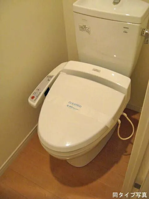 Comforia Shirokane-Takanawa - Interior - ["Toilet seat", "Toilet", "Plumbing fixture"]