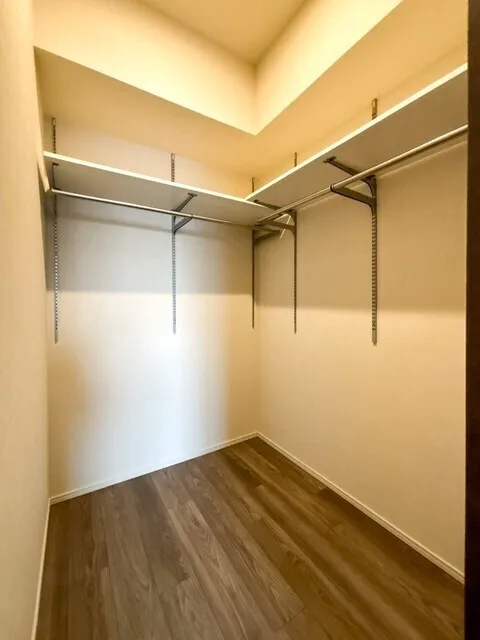 Royal Parks Ariake - Interior - ["Flooring", "Wood", "Floor"]