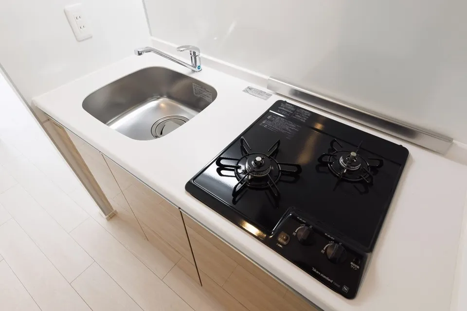 Hmlet Nishi-Shinjuku - Interior - ["Kitchen Sink", "Major appliance", "Kitchen"]