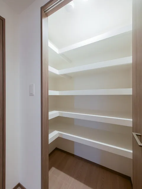 Grand Ale Morishita WEST - Interior - ["Shelving", "Shelf", "Wood"]