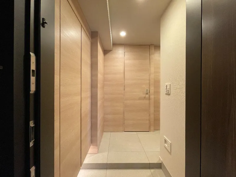 Pierce Kakinokizaka - Interior - ["Flooring", "Wall", "Wood"]
