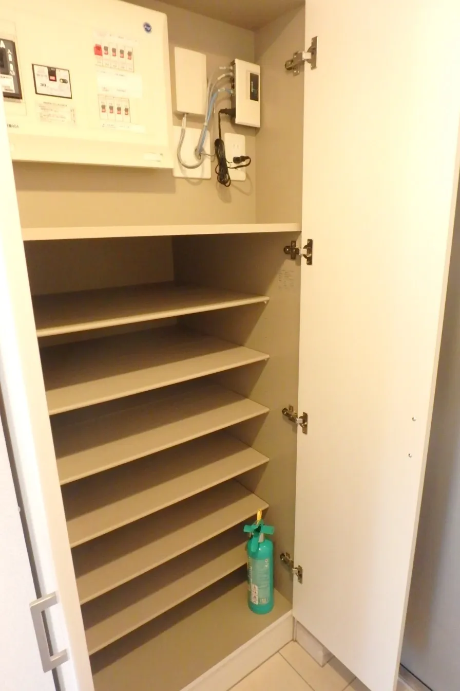Esty Maison Kinshicho II - Interior - ["Shelf", "Shelving", "Fixture"]