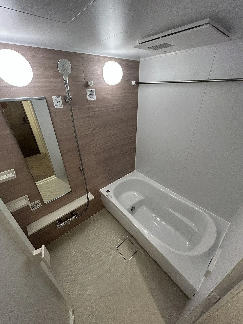 Blanchiesta Kiba - Interior - ["Plumbing fixture", "Flooring", "Floor"]