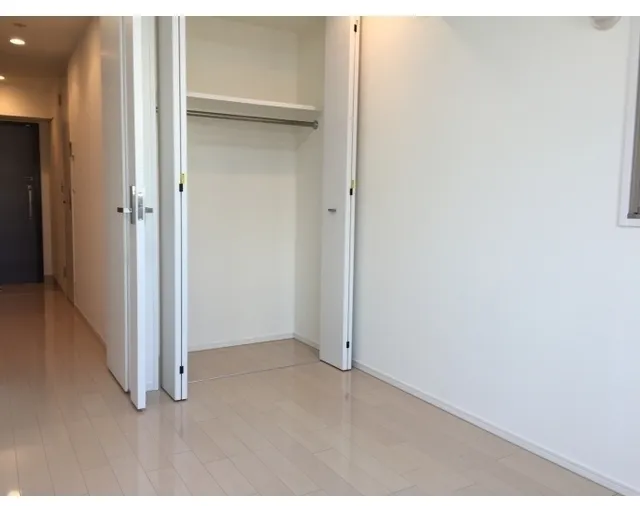 Comforia Nishi Kamata - Interior - ["Floor", "Flooring", "Door"]
