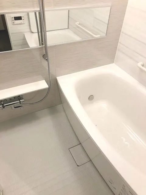 Parknard Fit Minami Aoyama Garden - Interior - ["Bathtub", "Plumbing fixture", "Bathroom"]