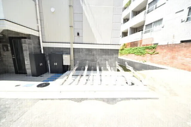 El Faro Hiroo - Other - ["Building", "Rectangle", "Plant"]